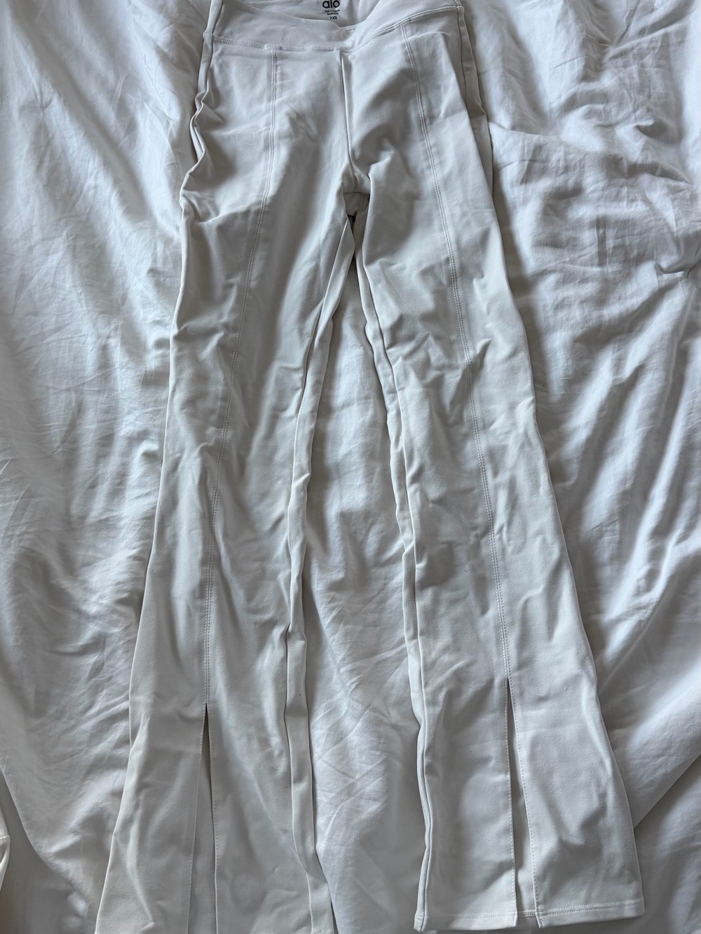 ALO Yoga White Boot-Cut Split-Hem Performance Pants